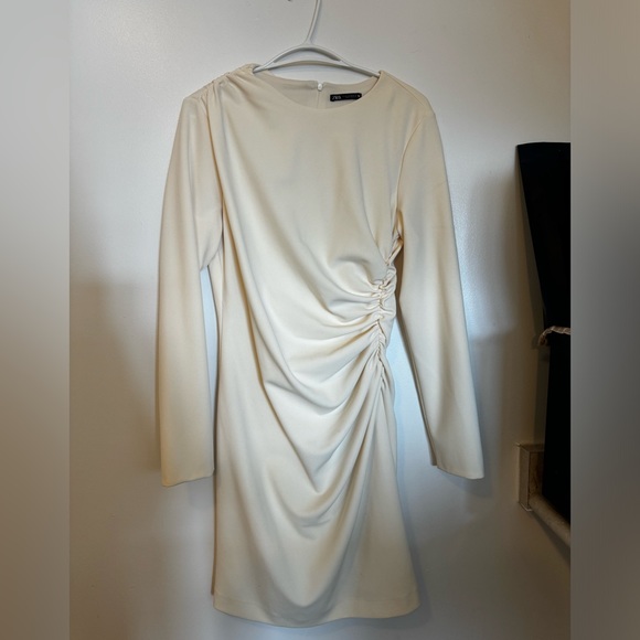 NWOT - Zara oyster white dress with side ruching. - Picture 2 of 4